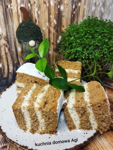 Zdjęcie - Biszkopt kakaowy z 8 jaj bez proszku do pieczenia z pysznym kremem budyniowo-makowym - Przepisy kulinarne ze zdjęciami