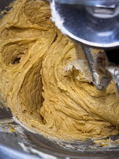 Zdjęcie - Miodowe z jabłkami i kremem chałwowym - Przepisy kulinarne ze zdjęciami