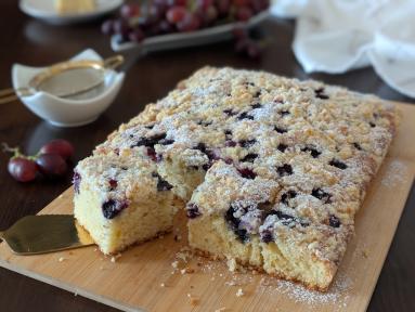 Zdjęcie: Ciasto jogurtowe z borówkami i kruszonką Zdjęcie - Ciasto jogurtowe z borówkami i kruszonką - Przepisy kulinarne ze zdjęciami