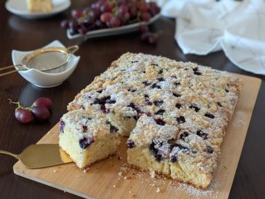Zdjęcie: Ciasto jogurtowe z borówkami i kruszonką Zdjęcie - Ciasto jogurtowe z borówkami i kruszonką - Przepisy kulinarne ze zdjęciami