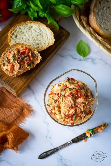 Zdjęcie - Pasta z makreli z pieczoną papryką - Przepisy kulinarne ze zdjęciami