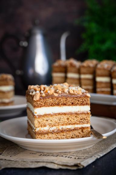 Zdjęcie - Miodownik z kajmakiem i mlekiem w proszku - Przepisy kulinarne ze zdjęciami