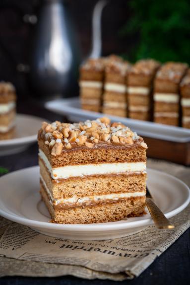 Zdjęcie - Miodownik z kajmakiem i mlekiem w proszku - Przepisy kulinarne ze zdjęciami