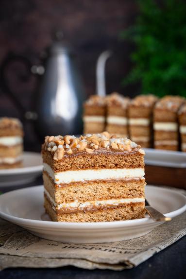 Zdjęcie - Miodownik z kajmakiem i mlekiem w proszku - Przepisy kulinarne ze zdjęciami