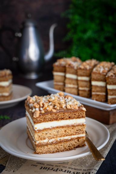 Zdjęcie - Miodownik z kajmakiem i mlekiem w proszku - Przepisy kulinarne ze zdjęciami