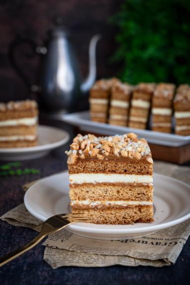 Zdjęcie - Miodownik z kajmakiem i mlekiem w proszku - Przepisy kulinarne ze zdjęciami