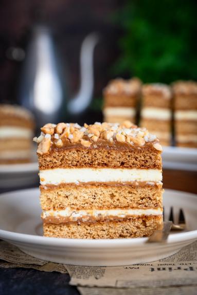 Zdjęcie - Miodownik z kajmakiem i mlekiem w proszku - Przepisy kulinarne ze zdjęciami