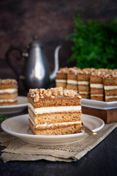 Zdjęcie - Miodownik z kajmakiem i mlekiem w proszku - Przepisy kulinarne ze zdjęciami