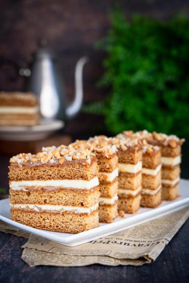 Zdjęcie - Miodownik z kajmakiem i mlekiem w proszku - Przepisy kulinarne ze zdjęciami