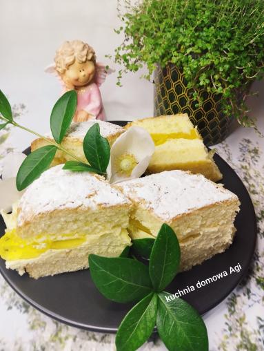 Zdjęcie - Ciasto biszkoptowe z pysznym swojskim kremem i galaretkami - Przepisy kulinarne ze zdjęciami