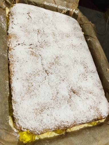 Zdjęcie - Ciasto biszkoptowe z pysznym swojskim kremem i galaretkami - Przepisy kulinarne ze zdjęciami