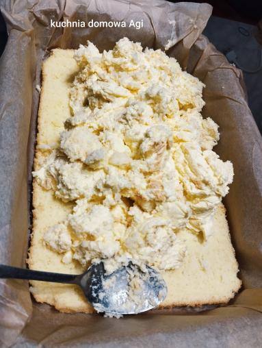 Zdjęcie - Ciasto biszkoptowe z pysznym swojskim kremem i galaretkami - Przepisy kulinarne ze zdjęciami