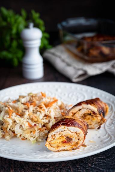 Zdjęcie: Drobiowe roladki z żurawiną i oscypkiem Zdjęcie - Drobiowe roladki z żurawiną i oscypkiem - Przepisy kulinarne ze zdjęciami