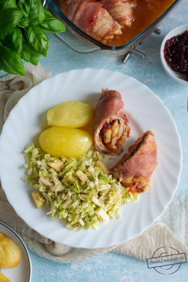 Zdjęcie: Drobiowe roladki z żurawiną i oscypkiem Zdjęcie - Drobiowe roladki z żurawiną i oscypkiem - Przepisy kulinarne ze zdjęciami