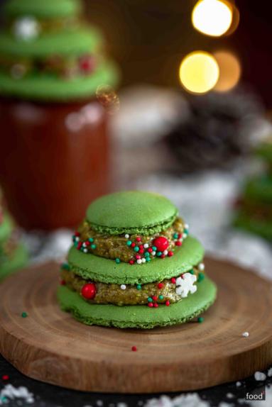 Zdjęcie - Makaronikowe choinki z pistacjami - Przepisy kulinarne ze zdjęciami