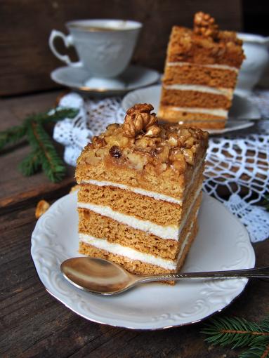 Zdjęcie: Orzechowy miodownik bez jajek mięciutki, puszysty i elegancki Zdjęcie - Orzechowy miodownik bez jajek mięciutki, puszysty i elegancki - Przepisy kulinarne ze zdjęciami