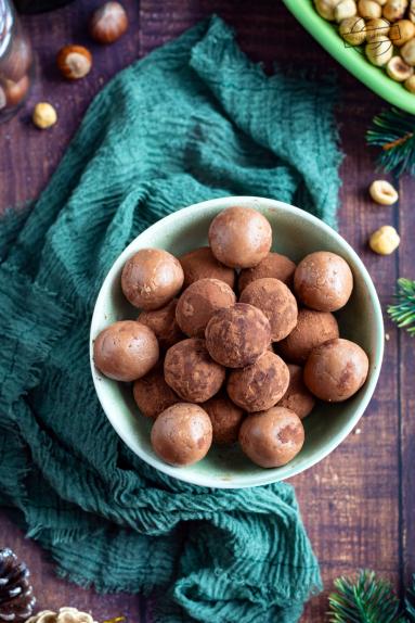 Zdjęcie - Trufle mleczne z orzechem laskowym - Przepisy kulinarne ze zdjęciami