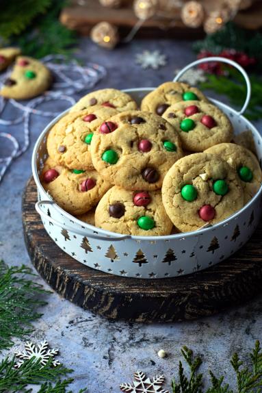 Zdjęcie - Ciasteczka z masłem orzechowym i m&m’s - Przepisy kulinarne ze zdjęciami