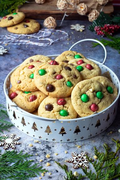 Zdjęcie - Ciasteczka z masłem orzechowym i m&m’s - Przepisy kulinarne ze zdjęciami