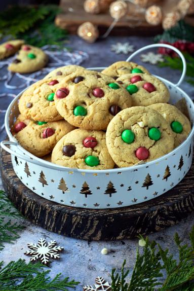 Zdjęcie - Ciasteczka z masłem orzechowym i m&m’s - Przepisy kulinarne ze zdjęciami