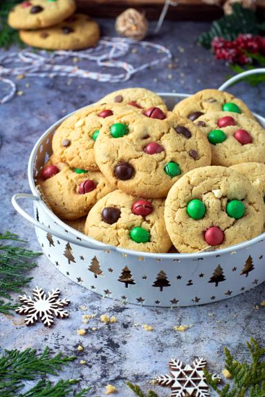 Zdjęcie - Ciasteczka z masłem orzechowym i m&m’s - Przepisy kulinarne ze zdjęciami