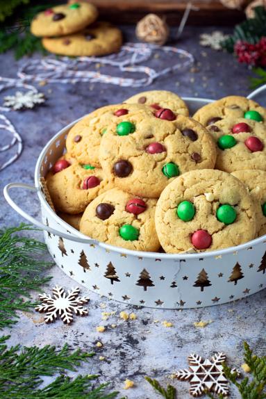 Zdjęcie - Ciasteczka z masłem orzechowym i m&m’s - Przepisy kulinarne ze zdjęciami