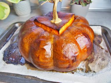 Zdjęcie: Dynia faszerowana – efektowne danie na wyjątkowy obiad Zdjęcie - Dynia faszerowana – efektowne danie na wyjątkowy obiad - Przepisy kulinarne ze zdjęciami