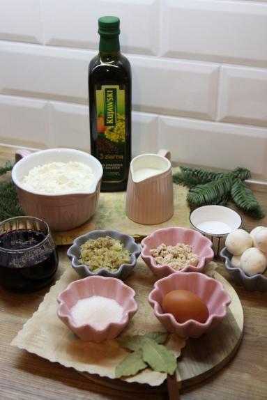 Zdjęcie: Paszteciki wigilijne z kapustą i pieczarkami Zdjęcie - Paszteciki wigilijne z kapustą i pieczarkami - Przepisy kulinarne ze zdjęciami