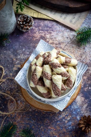 Zdjęcie - Kokosowo-kakaowe ciasteczka bez pieczenia - Przepisy kulinarne ze zdjęciami
