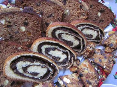 Zdjęcie: Świąteczny makowiec drożdżowy Zdjęcie - Świąteczny makowiec drożdżowy - Przepisy kulinarne ze zdjęciami