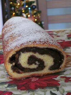 Zdjęcie: Świąteczny makowiec drożdżowy Zdjęcie - Świąteczny makowiec drożdżowy - Przepisy kulinarne ze zdjęciami