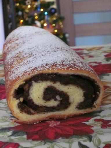 Zdjęcie: Świąteczny makowiec drożdżowy Zdjęcie - Świąteczny makowiec drożdżowy - Przepisy kulinarne ze zdjęciami