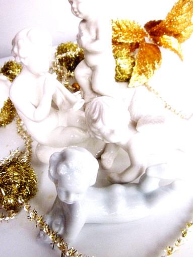 Zdjęcie: Choinki czekoladowe z ciasta francuskiego Zdjęcie - Choinki czekoladowe z ciasta francuskiego - Przepisy kulinarne ze zdjęciami