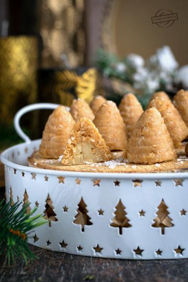 Zdjęcie - Ule z wi&oacute;rkami kokosowymi i marcepanem - Przepisy kulinarne ze zdjęciami