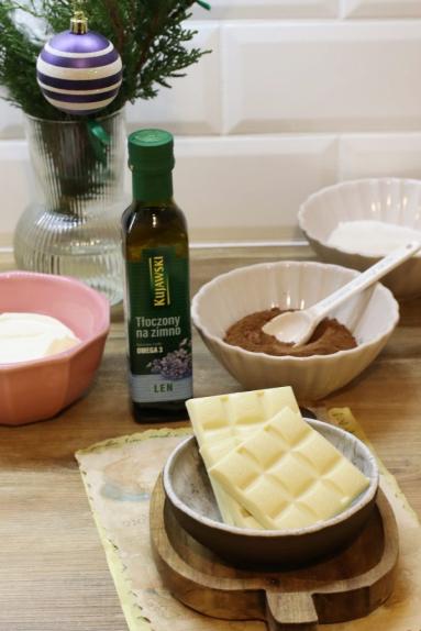 Zdjęcie: Trufle z białą czekoladą i kokosem Zdjęcie - Trufle z białą czekoladą i kokosem - Przepisy kulinarne ze zdjęciami