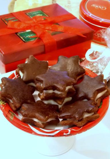 Zdjęcie - Czekoladowe gwiazdki z kremem - Przepisy kulinarne ze zdjęciami