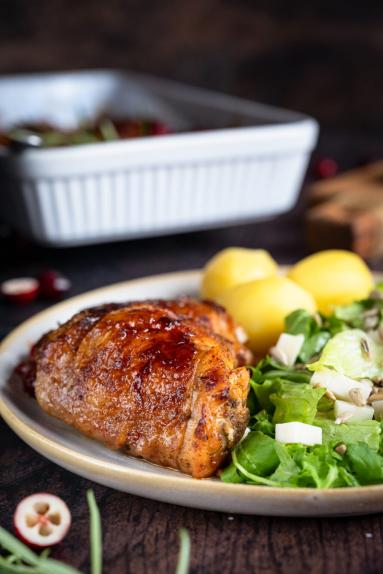 Zdjęcie - Udka kurczaka pieczone z żurawiną - Przepisy kulinarne ze zdjęciami