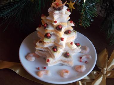 Zdjęcie - Świąteczna choinka z pancarr&eacute; z musem łososiowym - Przepisy kulinarne ze zdjęciami