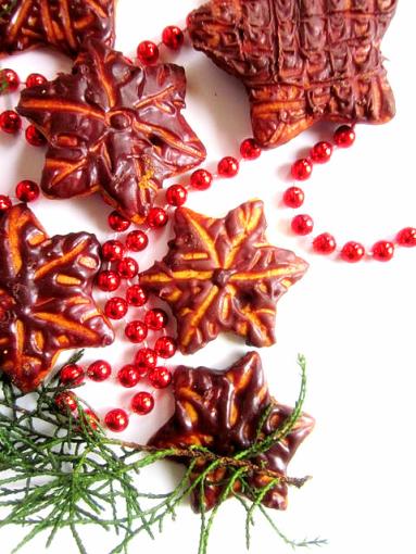 Zdjęcie - Piernikowe ciastka low-carb z polewą kakaową - Przepisy kulinarne ze zdjęciami