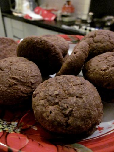 Zdjęcie - Czekoladowe ciasteczka z kremem  amaretto - Przepisy kulinarne ze zdjęciami