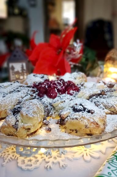 Zdjęcie - Gwiazda  z ciasta francuskiego z makiem - Przepisy kulinarne ze zdjęciami