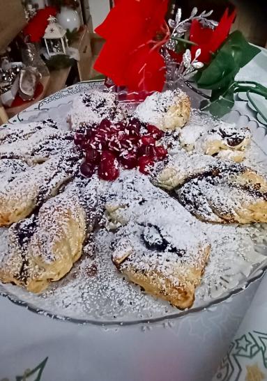 Zdjęcie - Gwiazda  z ciasta francuskiego z makiem - Przepisy kulinarne ze zdjęciami