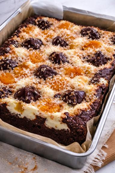 Zdjęcie - Ciasto Izaura z brzoskwiniami - Przepisy kulinarne ze zdjęciami