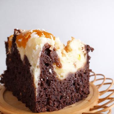 Zdjęcie - Ciasto Izaura z brzoskwiniami - Przepisy kulinarne ze zdjęciami