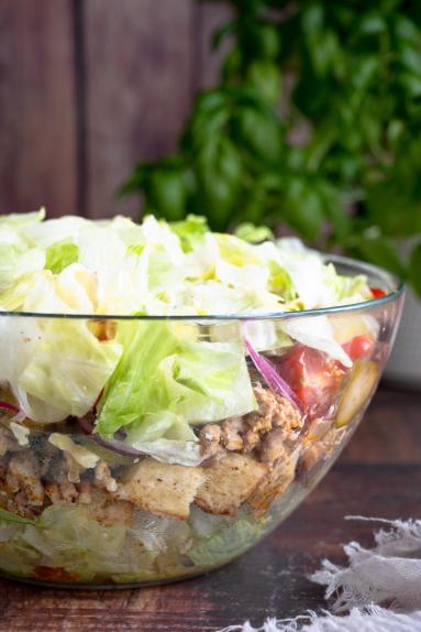 Zdjęcie - Sałatka Big Mac &ndash; najlepszy przepis - Przepisy kulinarne ze zdjęciami