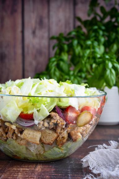 Zdjęcie - Sałatka Big Mac &ndash; najlepszy przepis - Przepisy kulinarne ze zdjęciami