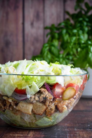 Zdjęcie - Sałatka Big Mac &ndash; najlepszy przepis - Przepisy kulinarne ze zdjęciami