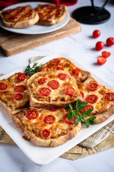 Zdjęcie: Chleb zapiekany z mięsem mielonym Zdjęcie - Chleb zapiekany z mięsem mielonym - Przepisy kulinarne ze zdjęciami