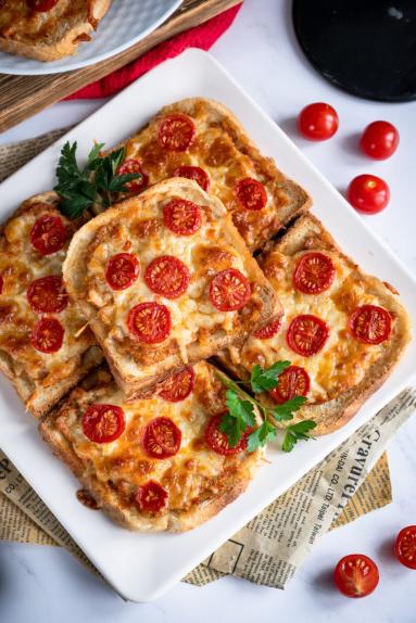 Zdjęcie - Chleb zapiekany z mięsem mielonym - Przepisy kulinarne ze zdjęciami