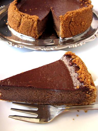 Zdjęcie - Sernik czekoladowo-orzechowy - Przepisy kulinarne ze zdjęciami